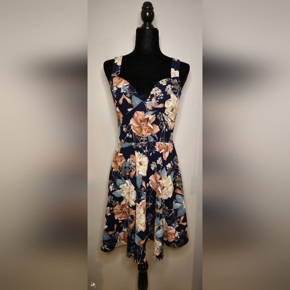 Olive Tree Large Navy Floral Dress Stretchy - Picture 1 of 13